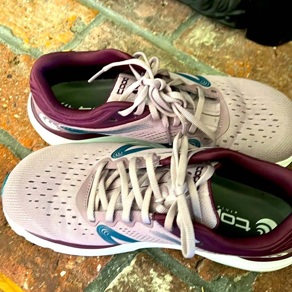 Topo Magnifly 4 Mauve/Navy size 8